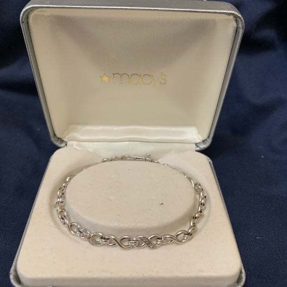 {MACYS} Silver Bracelet - Picture 2 of 6